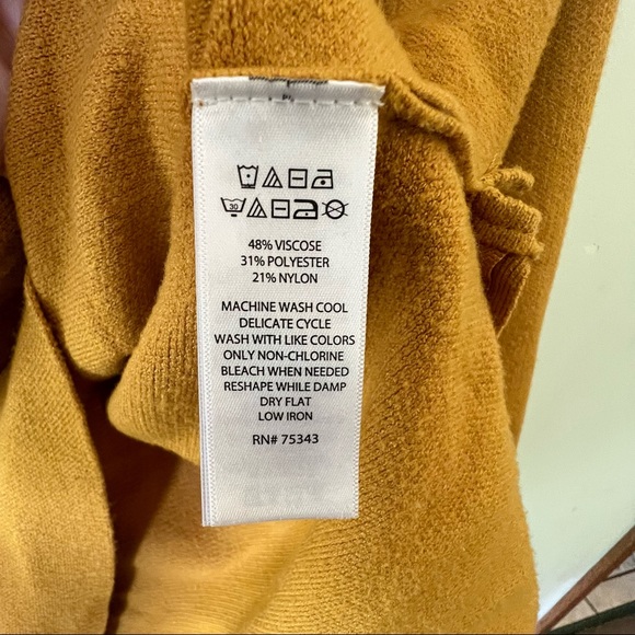 Tahari Moc Neck Sweater Soft Sz XL - Picture 3 of 12